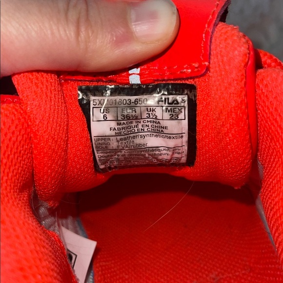 Fila Bold bright pink neon Sneakers owned by me not new but hardly warn - Picture 11 of 12